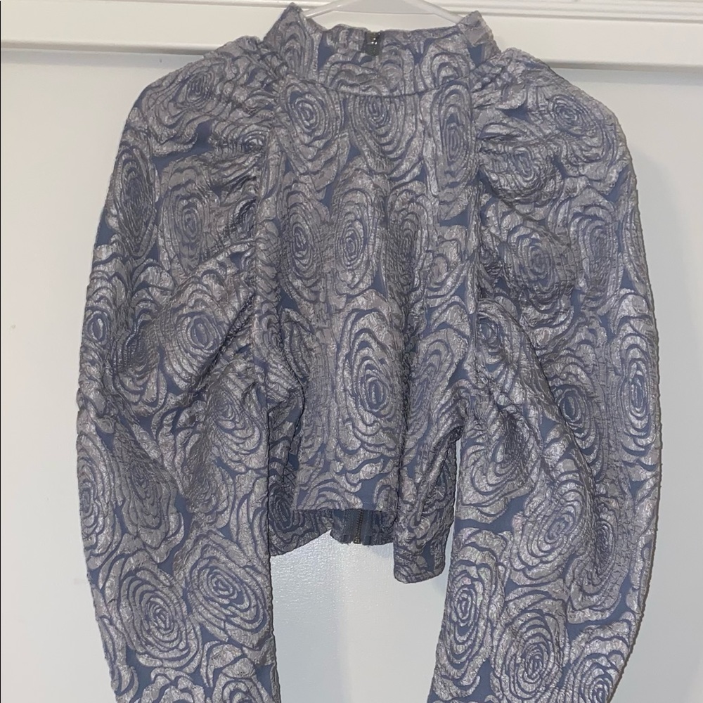 puffy padded shoulder long sleeve